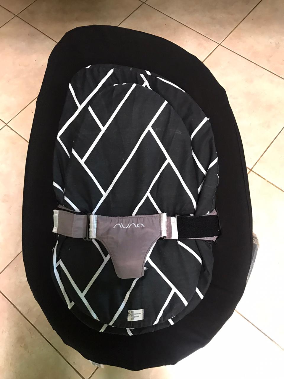 NUNA LEAF CURV DOUBLE PAD MOTIF HITAM GARIS PUTIH